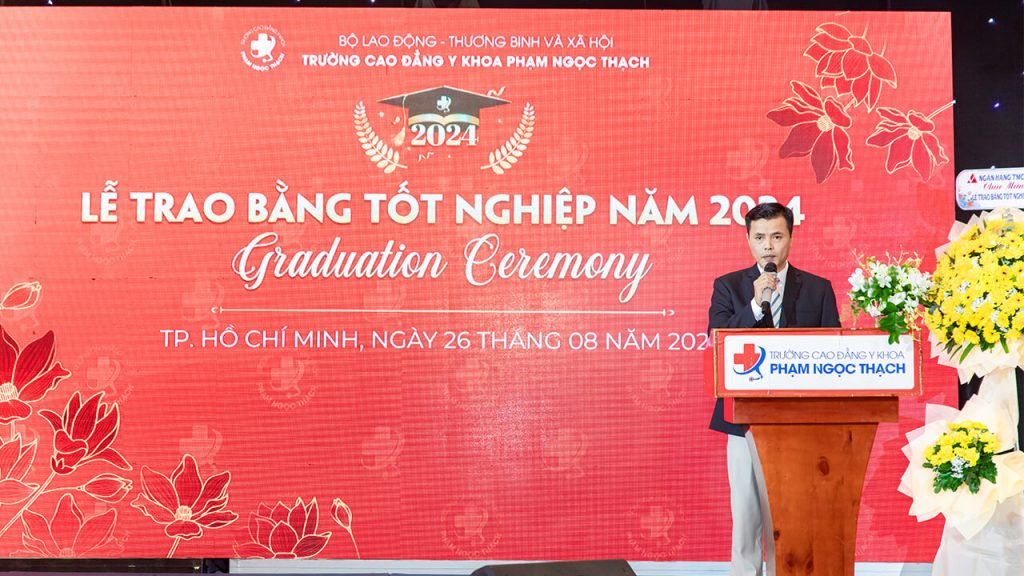 Thầy Phó Hiệu trưởng Nguyễn Thành Quân trong lễ Link Trang Chủ Nhà Cái VX88.COM Tải App +100K 2024