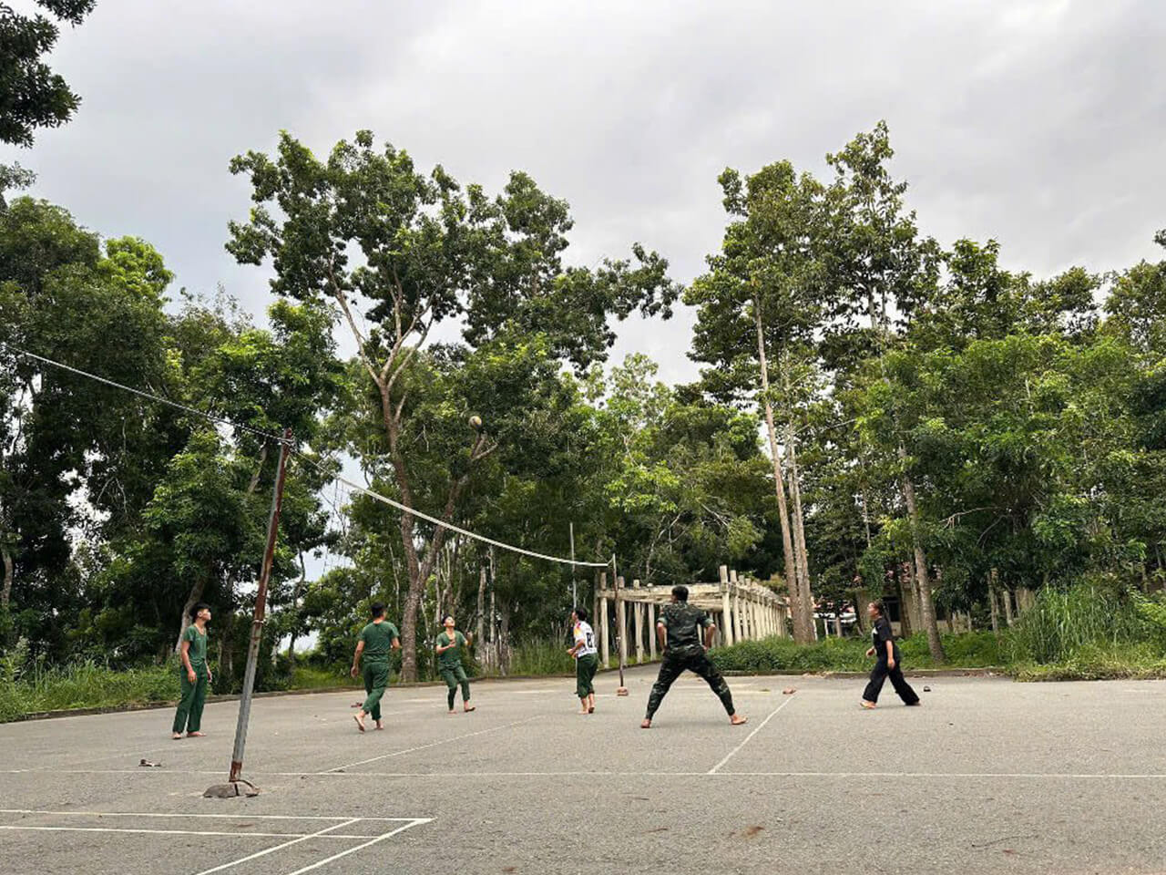 Hoạt động thể thao sau giờ học cùng các “đồng chí” Hoạt động thể thao sau giờ học cùng các “đồng chí”