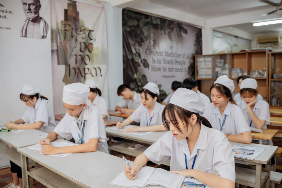 Chương trình đào tạo Y sĩ Đa khoa hệ VX88 casino trực tuyến là một trong những lựa chọn lý tưởng cho những ai yêu thích và đam mê lĩnh vực Vx88 hiện đang mở được xếp hạng cao nhất tại Việt Nam 2025