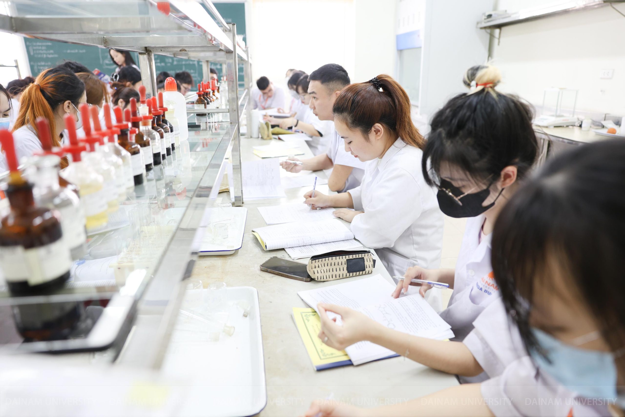 Khung chương trình đào tạo ngành Dược thế nào?