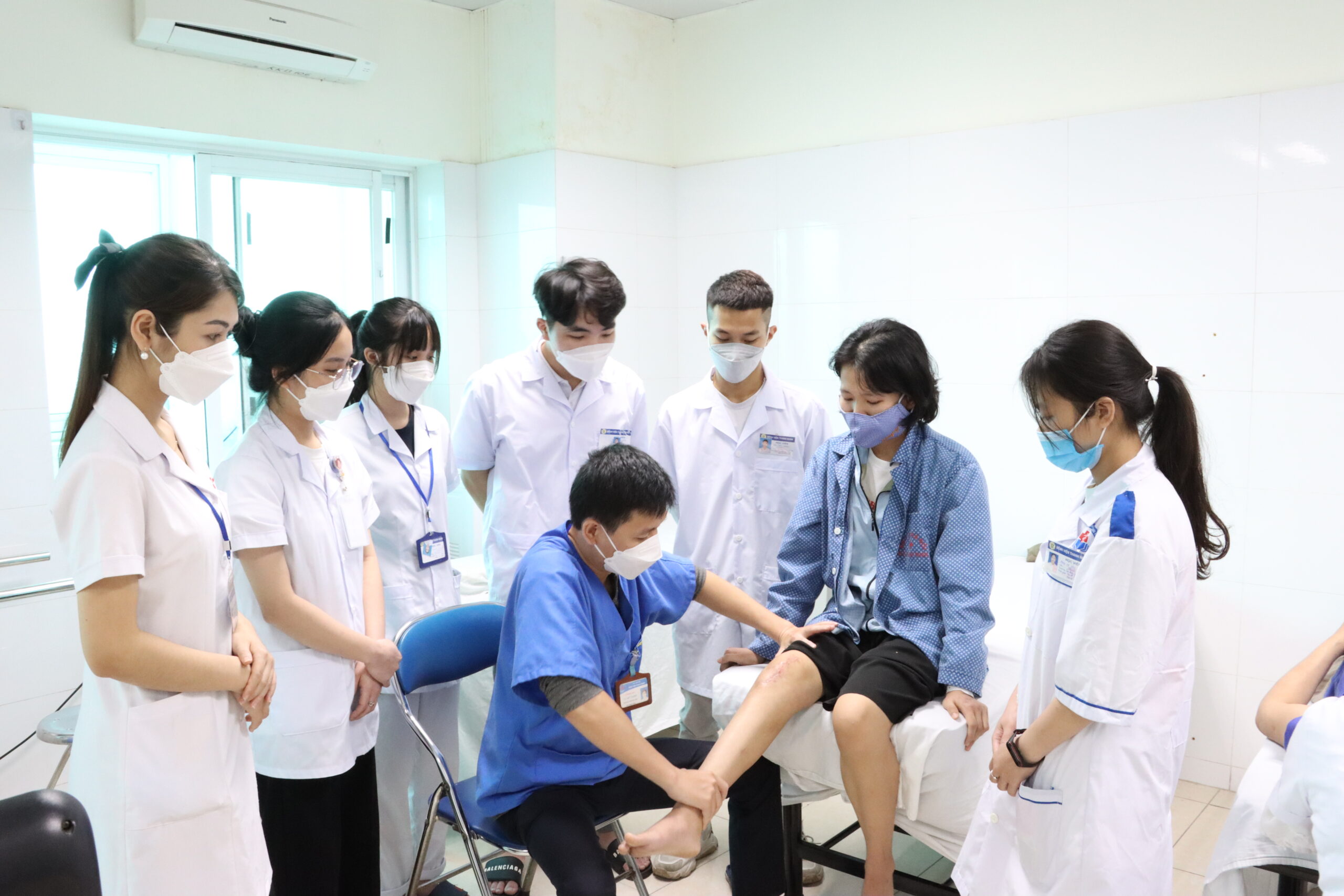 Để tham gia chương trình liên thông thí sinh cần phải đáp ứng một số yêu cầu cơ bản được quy định theo các quy định hiện hành